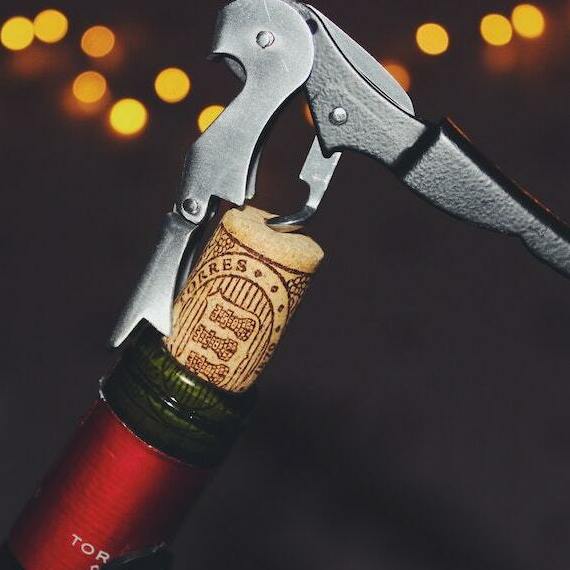 スタイリッシュなデザインのソムリエナイフ 初心者にも使いやすい WJfW8OFN3JGnh0O1638269896_1638